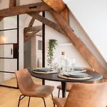 Old - Lovely Typical Apartment! Appartement *