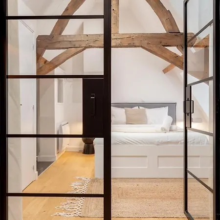 Old - Lovely Typical Apartment! Apartmán *