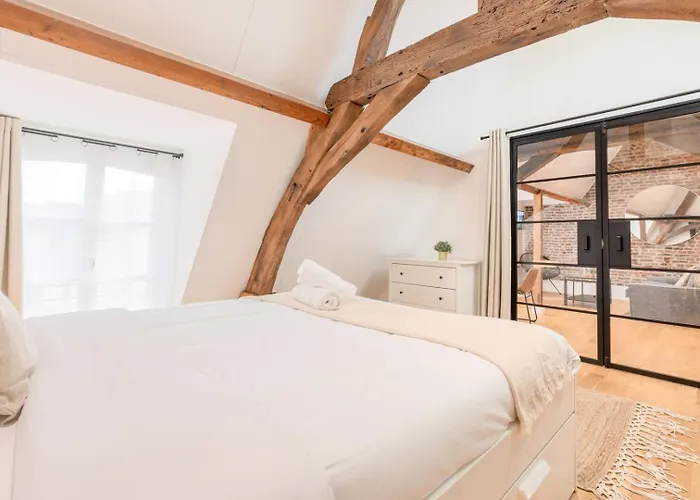 Old - Lovely Typical Apartment! *