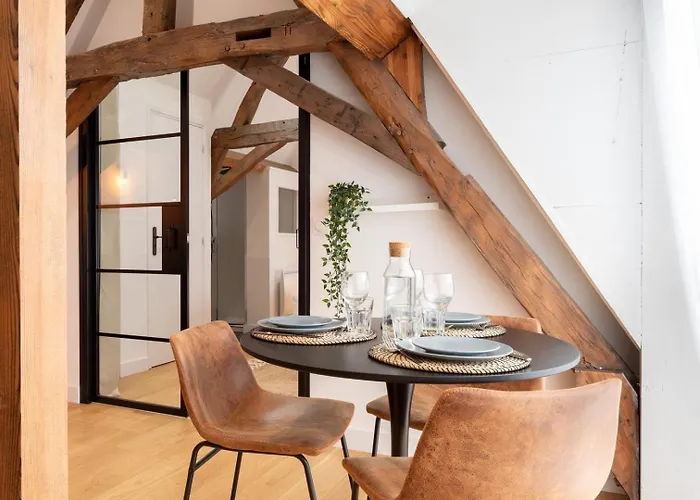 Old - Lovely Typical Apartment! 아파트 *